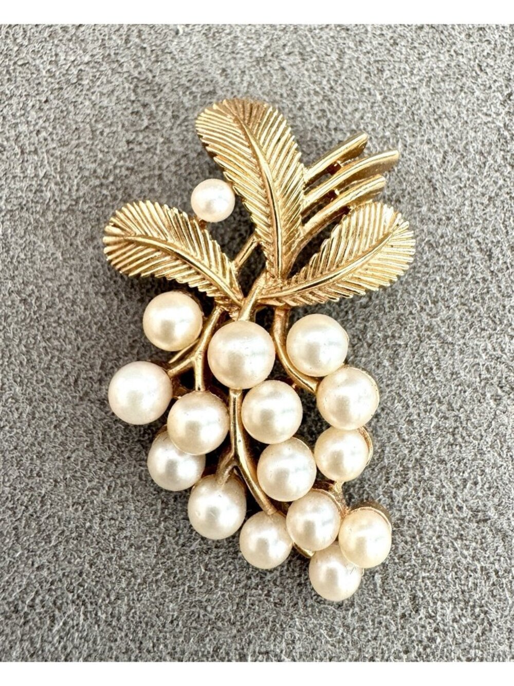 Vintage TRIFARI PEARL BROOCH Clusters Textured Leaves 2" Signed